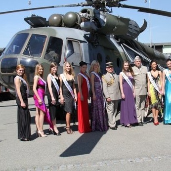 Attention soldiers! Miss Princess of the World Czech Republic