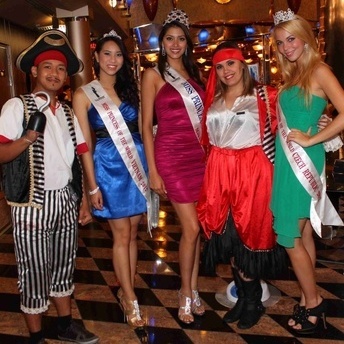 Miss Princess of the World on the boat Favolosa